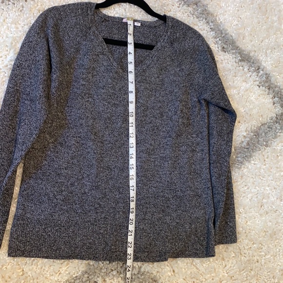 GAP Womens Boxy Heather Grey Gray V-Neck Sweater Sz M - Picture 3 of 3